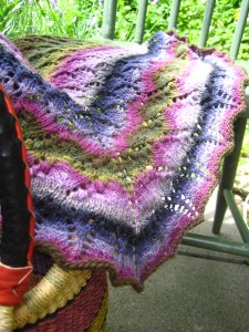 this shawl features nupps
